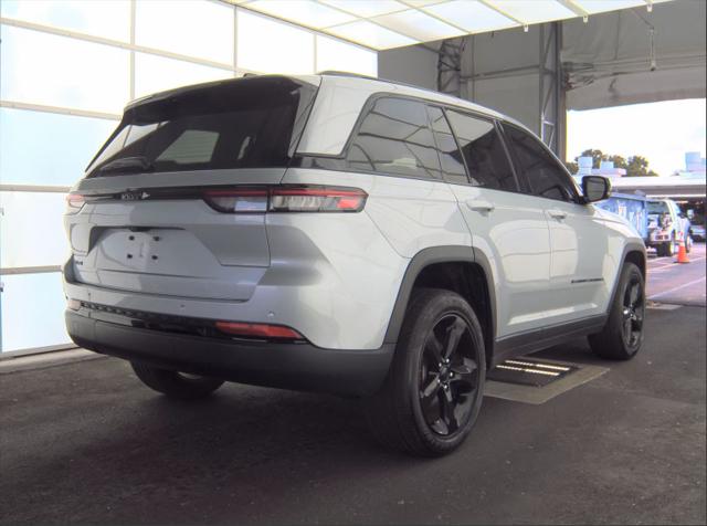 jeep grand cherokee 2023 1C4RJHAG1PC670583 image jeep grand cherokee 2023 1C4RJHAG1PC670583 image